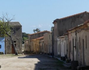 Sardaigne insolite : Le village de San Salvatore di Sinis